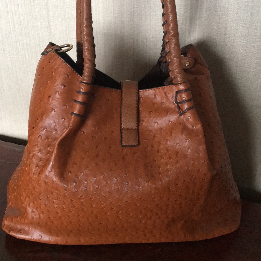 Handbags - Picture 2 of 5